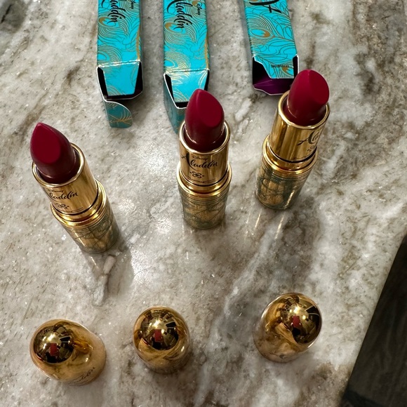 M A C Limited Edition! Disney Aladdin Collection!❤️❤️❤️. “Whole New World” - Picture 3 of 5